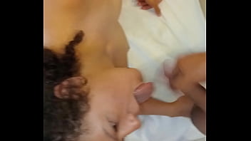 Me convence de grabarnos para hacernos famosos en xvideos