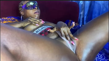 I get off all by myself if my an cant make it me rub my pussy in your face