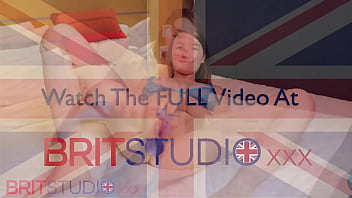 Real teen insert butt plug & masturbates