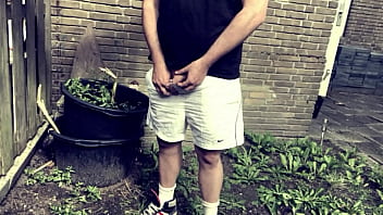 Small compilation of neo peeing outside