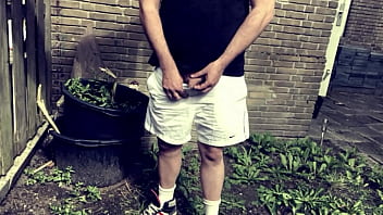 Small compilation of neo peeing outside