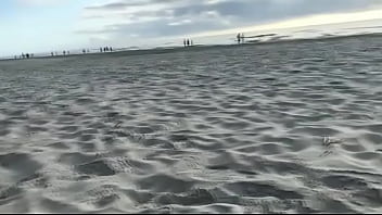 Fodendo minha namorada na praia gostosa ao ar livre