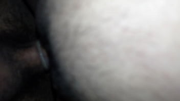 Me la doy en cuatro mientras sus padres no están en casa