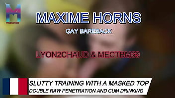 On commence par une double fellation baveuse lyon2chaud s’empalle sur moi pendant que je me fais baiser par mectb