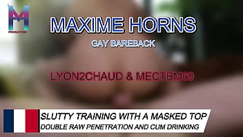 On commence par une double fellation baveuse lyon2chaud s’empalle sur moi pendant que je me fais baiser par mectb
