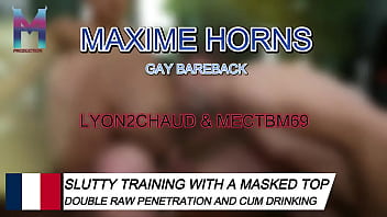 On commence par une double fellation baveuse lyon2chaud s’empalle sur moi pendant que je me fais baiser par mectb