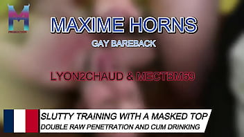 On commence par une double fellation baveuse lyon2chaud s’empalle sur moi pendant que je me fais baiser par mectb