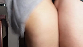 Sexo casero con una milf que rico folla mi coño peludo