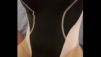 【個人撮影】素人の人妻に競泳水着を着させてぶっかけ