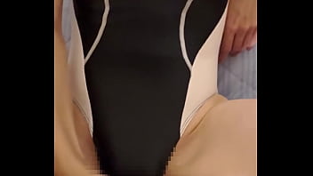 【個人撮影】素人の人妻に競泳水着を着させてぶっかけ