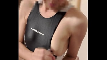 【個人撮影】素人の人妻に競泳水着を着させてぶっかけ