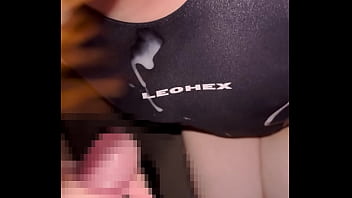 【個人撮影】素人の人妻に競泳水着を着させてぶっかけ