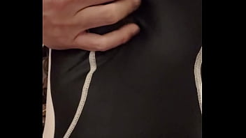 【個人撮影】素人の人妻に競泳水着を着させてぶっかけ