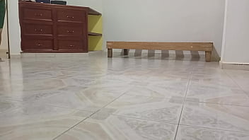 Señora gordibuena en el departamento de al lado