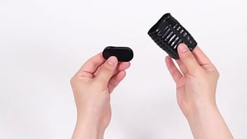 めずらしい小判型のローターがウラ筋をビリビリ震わせる！