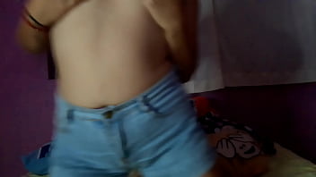 Vengo de la calle y me masturbo porque me exitan muchos hombres que hay andando por hay Vengo de la calle y me masturbo porque me exitan muchos hombres que hay andando por hay