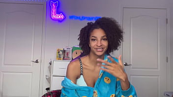 Foxybrown20 is telling a spicy story Foxybrown20 is telling a spicy story