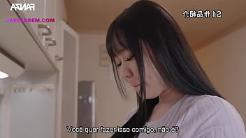 Novinha peituda trai o namorado com o massagista particular com legendas