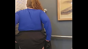 Secretary flashes again