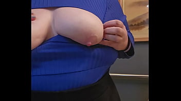 Secretary flashes again