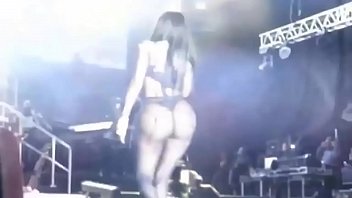 Nicki minaj booty live hd