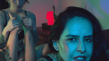 Can you fit your tongue in between each of my toes