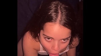 Debora mendes engole pau grande de wellington ribeiro no pov com calcinha vermelha e cavalgada invertida