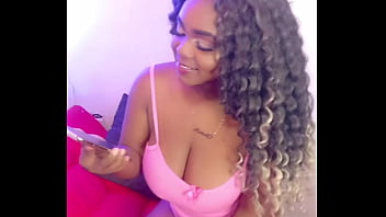 Madrastra me seduce para recibir sexo caliente