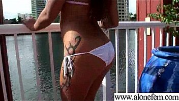 Amateur sexy girls toying and masturbating vid 02