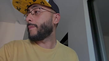 He comes to sign some documents and ends up sucking my cock