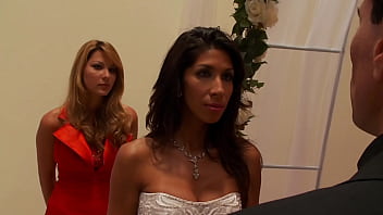 Courtney simpson is an outdoor cum hole