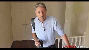 Babes fucked in threesome before facial