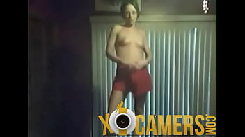 Teen girl posing nude webcam