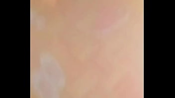 Vecina 18 le encanta la verga siempre y cuando le pagues las uñas