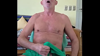 Pervy papifachero loves his soft n2n shorts feels so good on his fat daddie boner #bulge #bulgespy #bulgeworship #bulge