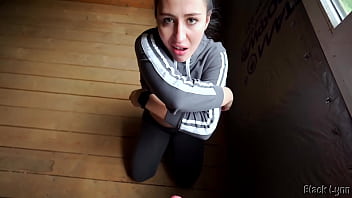 Black lynn makes a quickie blowjob in abandoned park house