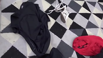 Falei o corno que ia fazer unhas mas fui encontrar o amante cheia de tesão