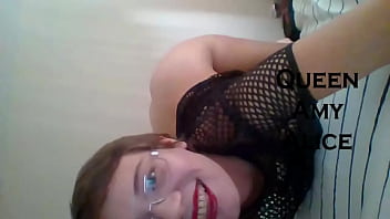 Sexy striptease to my bassline