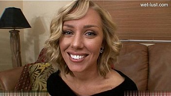 Sexy girl anal squirt