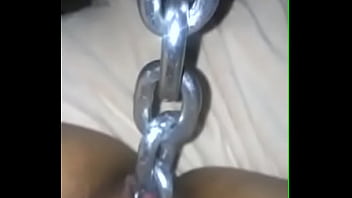 Guy pulls chain out of phat pussy