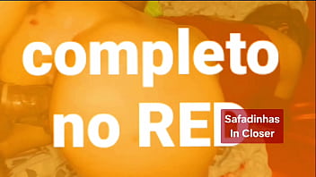 A garota delira dando o rabo