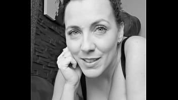 *téléphone moi et jouons à un jeu de rôle sois mon patron et je serai