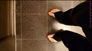 Barfuß zum müllplatz