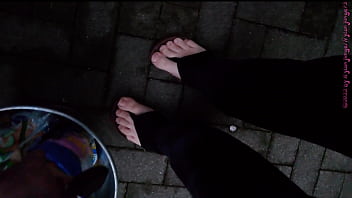 Barfuß zum müllplatz