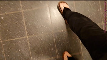 Barfuß zum müllplatz