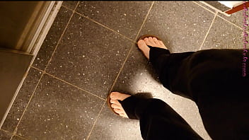 Barfuß zum müllplatz