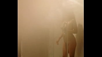 Petite pinay getting hornyin the morning