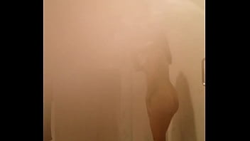 Petite pinay getting hornyin the morning