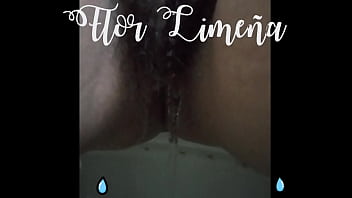 Flor haciendo piss Flor haciendo piss