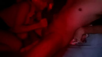 Empregada agradando seu patrão